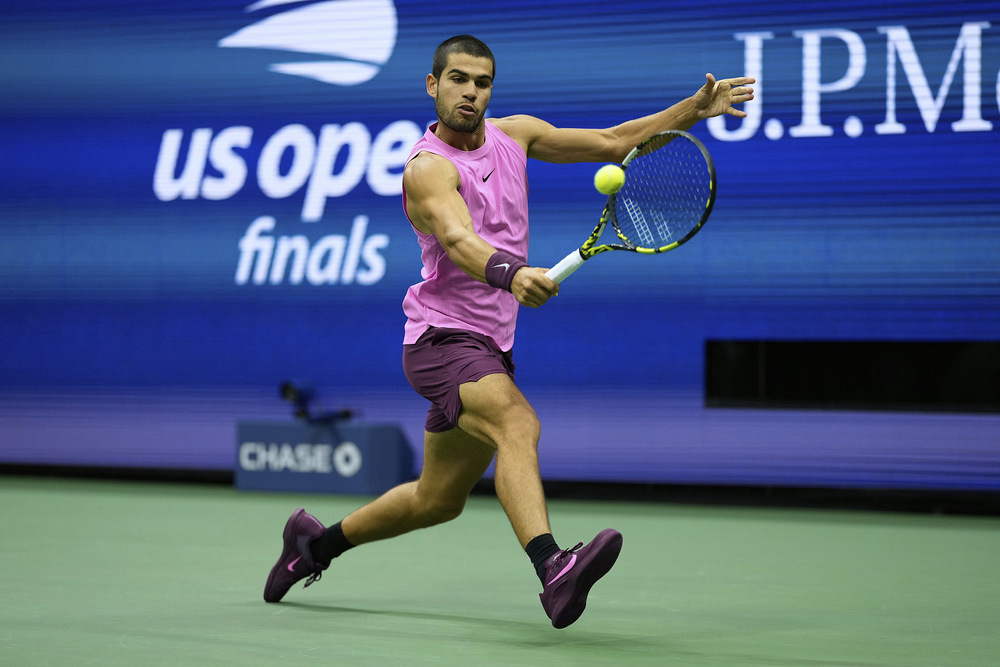 他以卓越的 他以卓越的